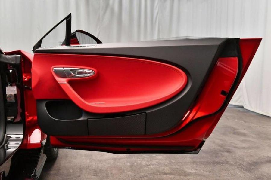 Детали интерьера Bugatti Chiron 2019 года  (фото 19 из 29)